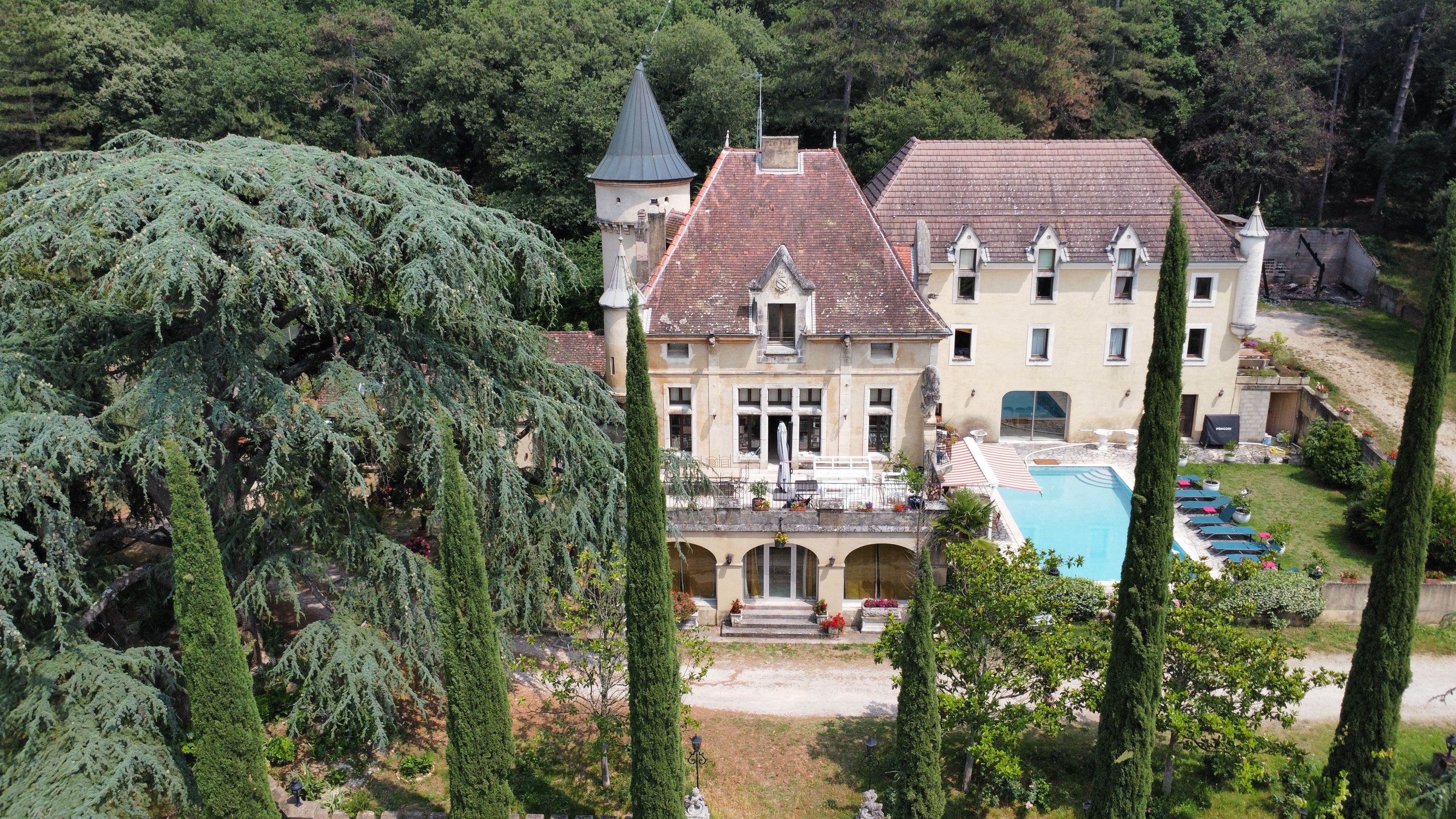 Vue aérienne du château Le Perchoir - Chambres d'hôtes à Montélimar